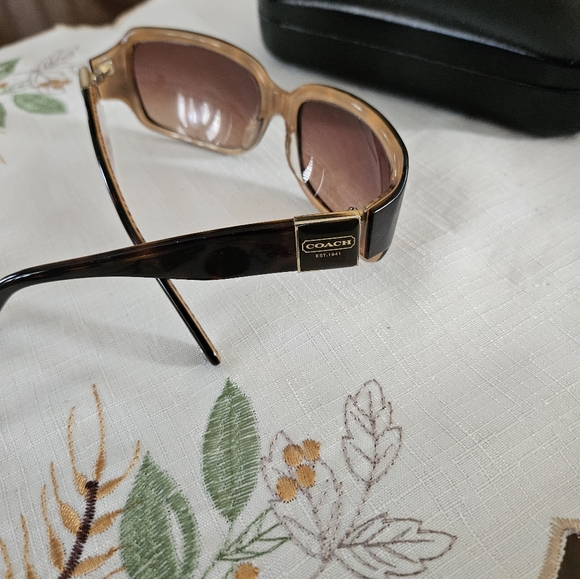 Beautiful Coach Sunglasses 👓 amber glasses - Picture 10 of 15